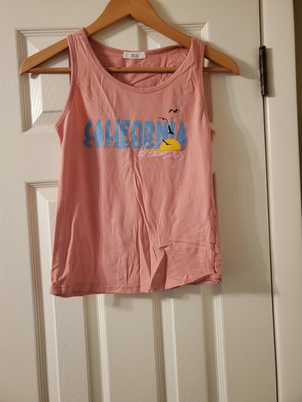 Active USA Pink Tank Top with Blue and Yellow California Graphic Medium Preowned